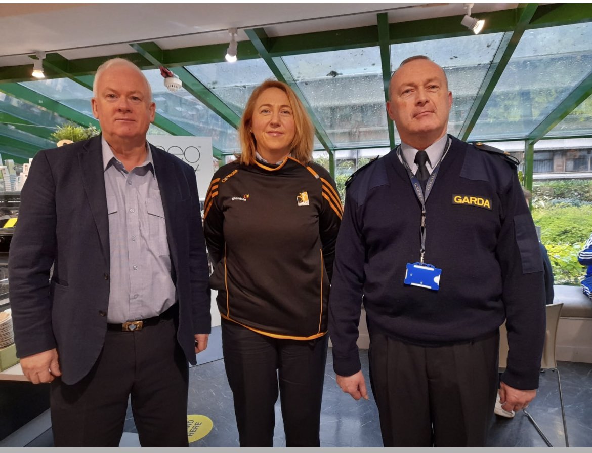 Our @AGSI_Ireland colleagues Liam Connolly, Elaine Dalton, Kilkenny/ Carlow AGSI Branch Committee and Brian O Dea pictured this morning at Garda HQ in advance of duty at St. Patricks Day Parade, Dublin…good luck 🍀 to all members on duty today at Parades all over Ireland