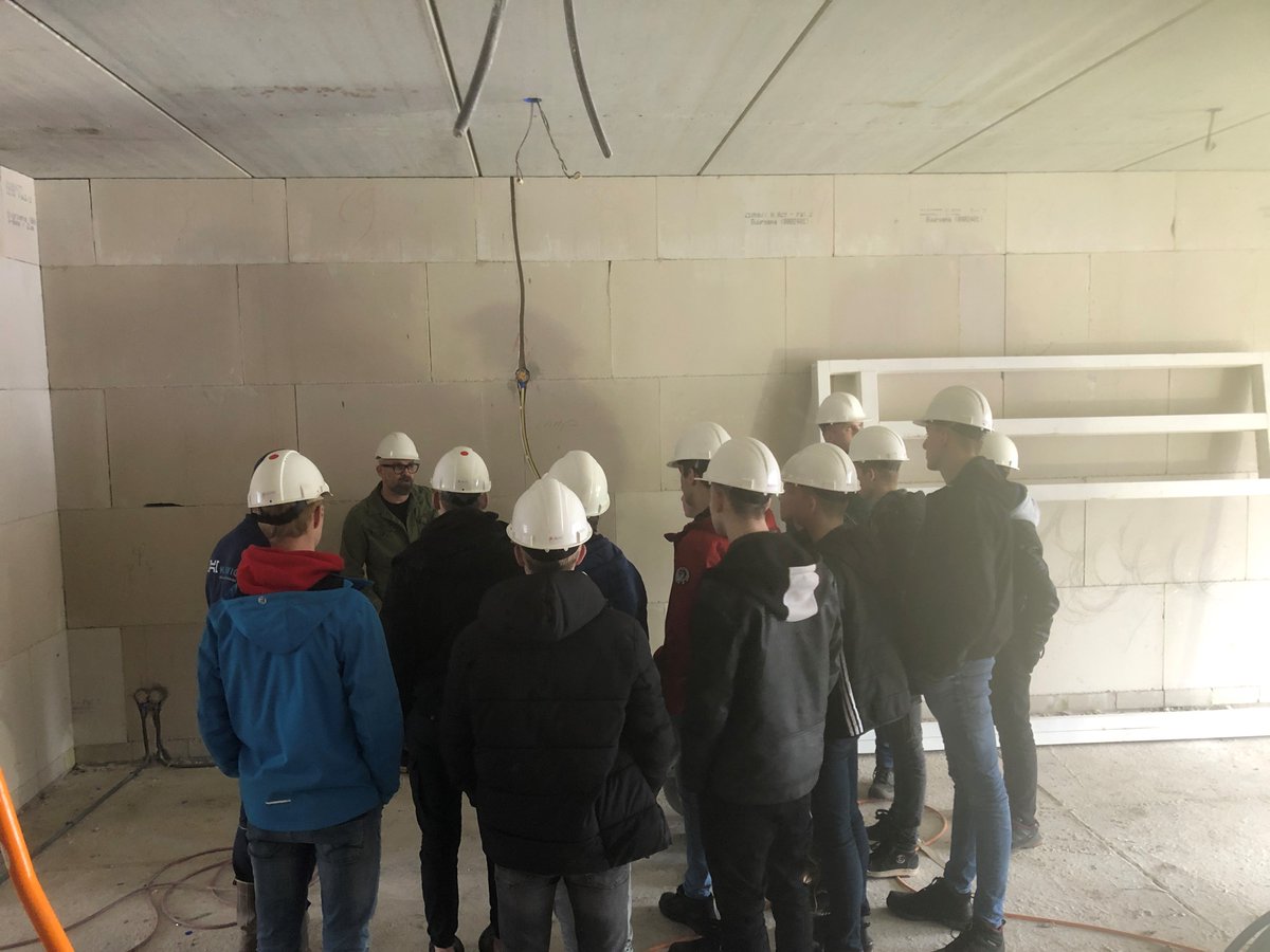 HARWIGBV's tweet photo. Afgelopen dinsdag hebben we voor een mooie groep leerlingen van het @Alfacollege een interactief programma gemaakt. Het doel was kennis maken met de #techniek tijdens de #projectweek.

#alfacollege #onderwijs #opdebouw https://t.co/3GJjq68CcQ