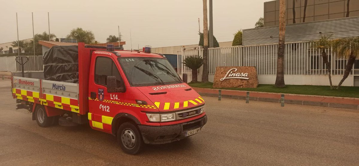 BomberosMurcia's tweet photo. Gracias a la empresa Linasa por la donación de 3 palets de productos de higiene que ponemos a disposición de @AytoMurcia y @emergenciasmur destino Ucrania.
Puntos destinados a la donación
https://t.co/oJUg7c5h1x
#linasa #lastorresdecotillas #bomberos #ucrania #proteccioncivil https://t.co/Anw2hx0zjY