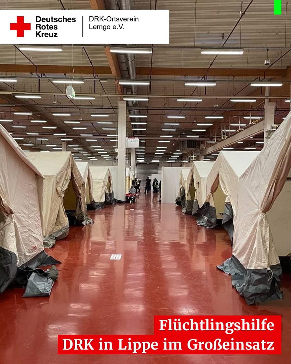 Am 16.03.22 kam es zu einem Großeinsatz für das #DRK in #Lippe. In der Messehalle in Bad Salzuflen wurde eine Notunterkunft für 1.000 Geflüchtete aus der 🇺🇦 aufgebaut.Die Feuerwehr und das THW waren ebenfalls vor Ort. Ab dem 17.03 wird die Notunterkunft in Betrieb sein. #Ehrenamt