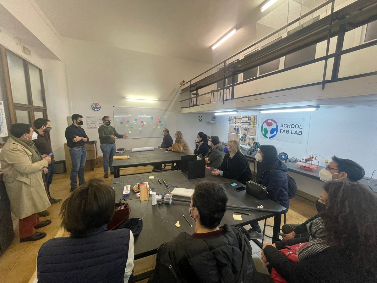 fonsi1x2's tweet photo. Mixing European educational projects: Erasmus + Teacher Mobility from @fidaeNazionale and KA2: @creasteam @CreaSTEAM_proj #creaSTEAM #STEAM_Labs #STEAMel 2nd group of Secondary Italian schools, with help of our brothers from @LaSalleCongres @LaSalleBCN https://t.co/8QiGryA6DZ