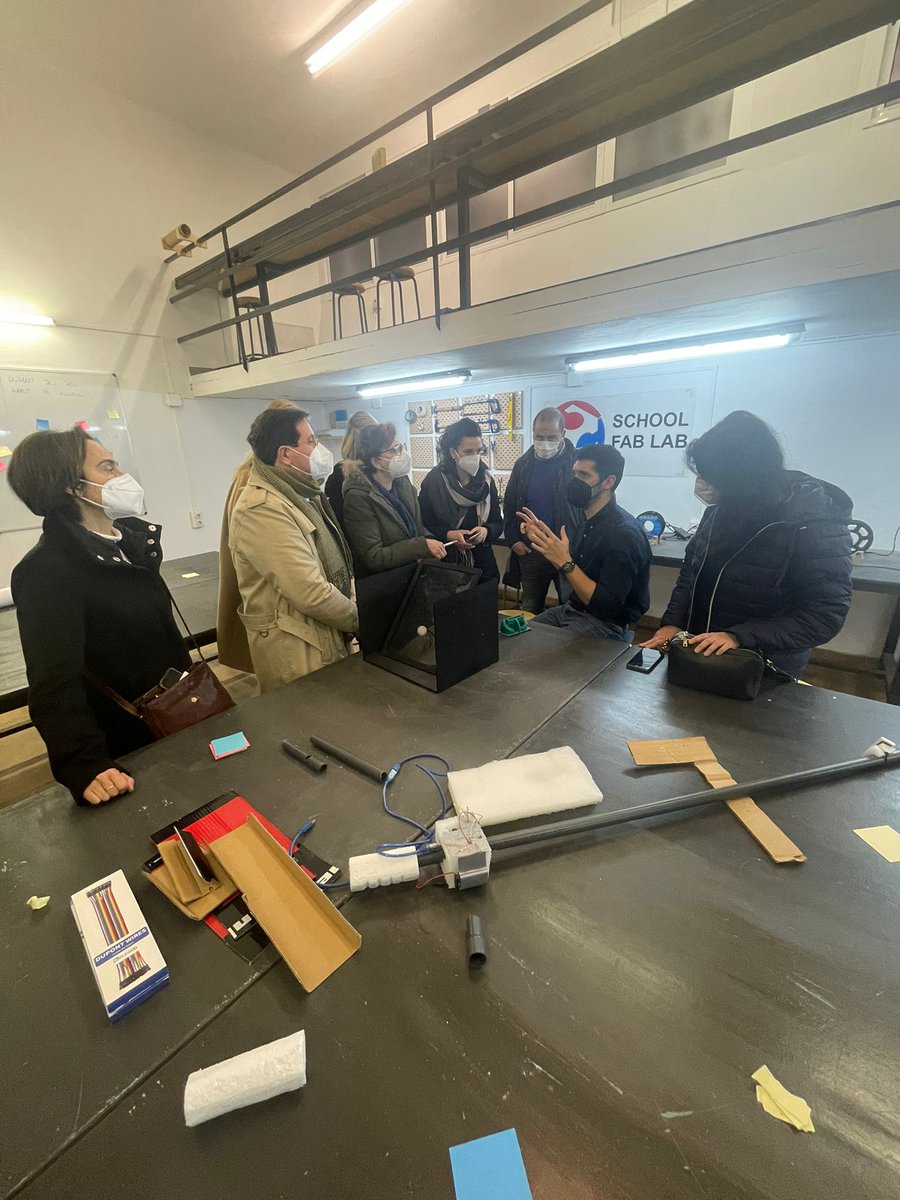 fonsi1x2's tweet photo. Mixing European educational projects: Erasmus + Teacher Mobility from @fidaeNazionale and KA2: @creasteam @CreaSTEAM_proj #creaSTEAM #STEAM_Labs #STEAMel 2nd group of Secondary Italian schools, with help of our brothers from @LaSalleCongres @LaSalleBCN https://t.co/8QiGryA6DZ