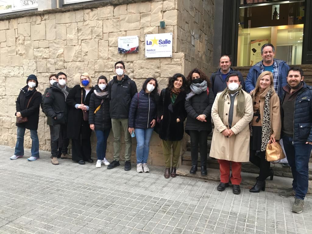 fonsi1x2's tweet photo. Mixing European educational projects: Erasmus + Teacher Mobility from @fidaeNazionale and KA2: @creasteam @CreaSTEAM_proj #creaSTEAM #STEAM_Labs #STEAMel 2nd group of Secondary Italian schools, with help of our brothers from @LaSalleCongres @LaSalleBCN https://t.co/8QiGryA6DZ