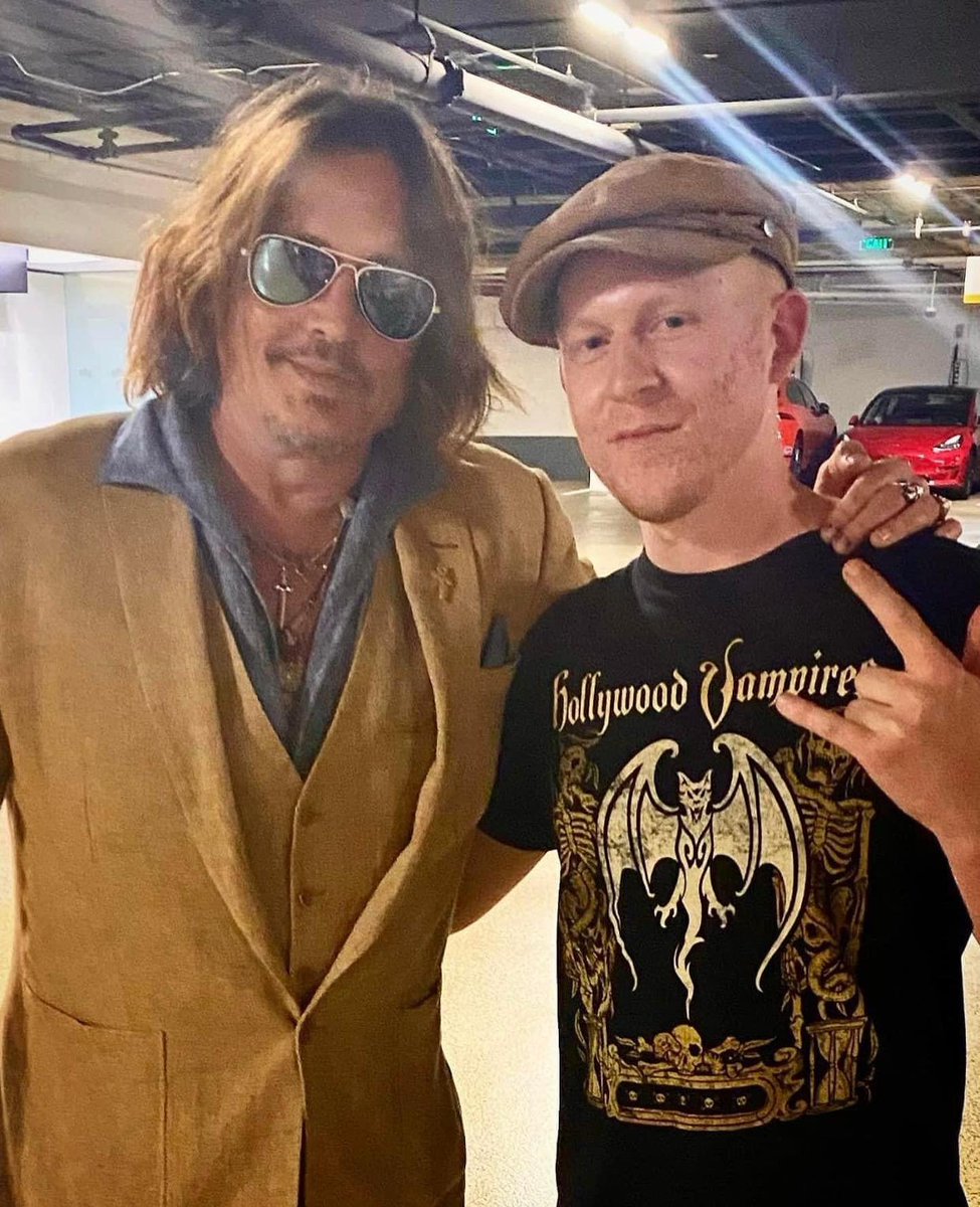 depplovers's tweet photo. New photo of #JohnnyDepp in Los Angeles yesterday

By Tortuga Pictures - William Koonce https://t.co/G4LqA8GNTW