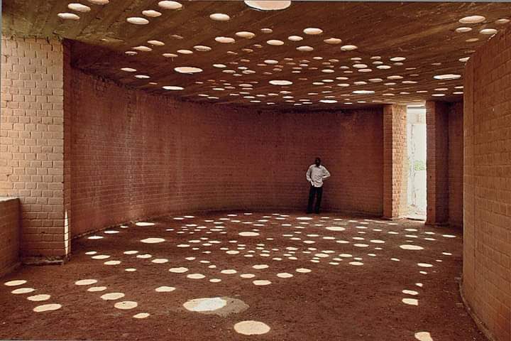 kacungira's tweet photo. Kéré's work focuses on social initiatives for marginalised communities using local vernacular forms recontextualised within contemporary design. https://t.co/bm2ayECTTB
