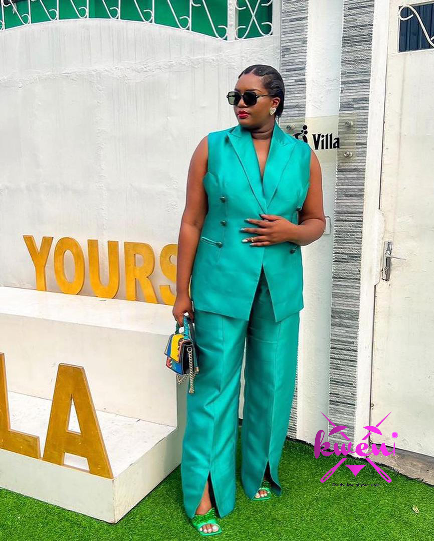 KweniC's tweet photo. Et si on mettait une touche de vert dans nos vies 💚
#kweni
#for_the_love_of_ur_style
#greentouch
@ELISABETHBILOA https://t.co/XHyGFGcAPW