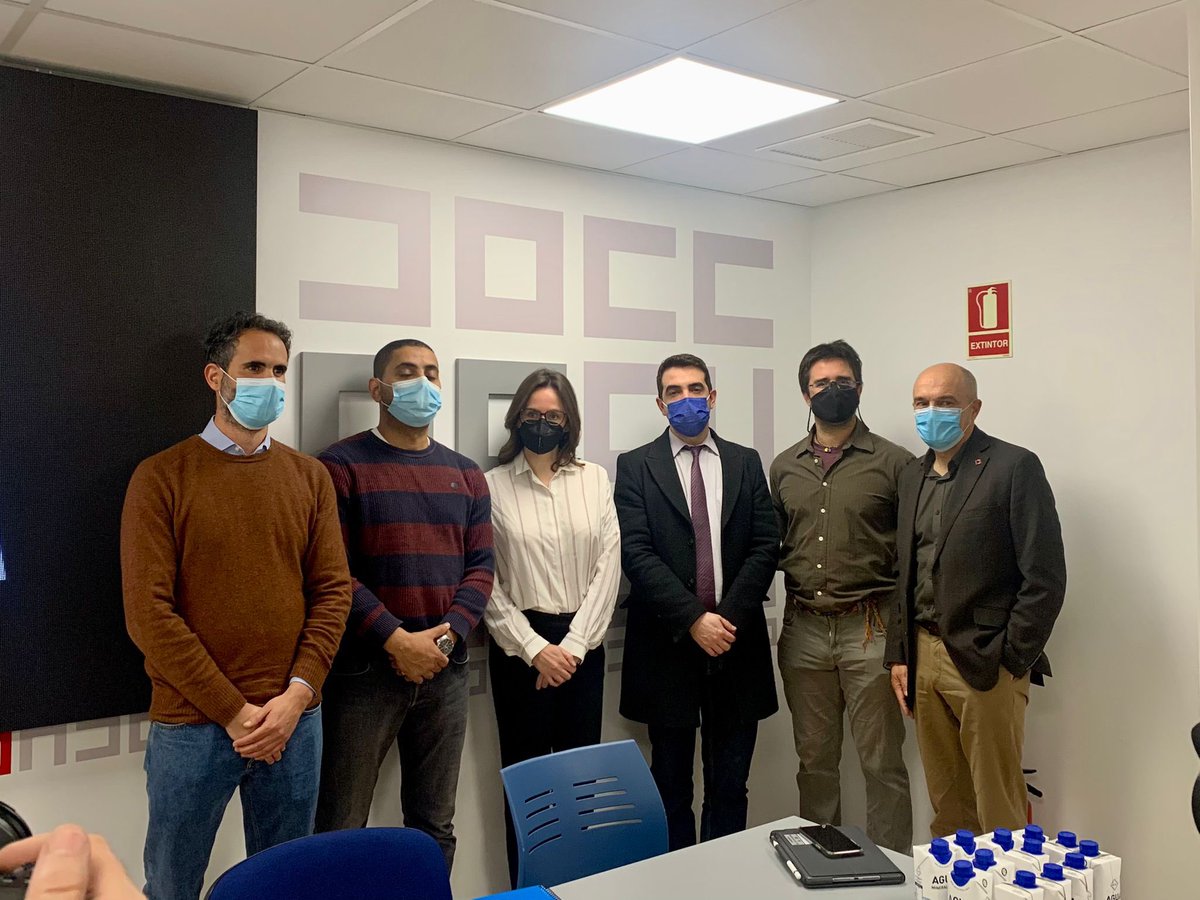 plataformaluzcr's tweet photo. 🔊 Vecinxs de Cañada Real y organizaciones estatales e internacionales han presentado ante el Comité Europeo de Derechos Sociales una reclamación colectiva contra España por la vulneración de derechos en Cañada Real.

🚨La primera de este tipo contra España.
 
¿Qué pedimos?🧵👇🏾 https://t.co/rwqP9cKdSX