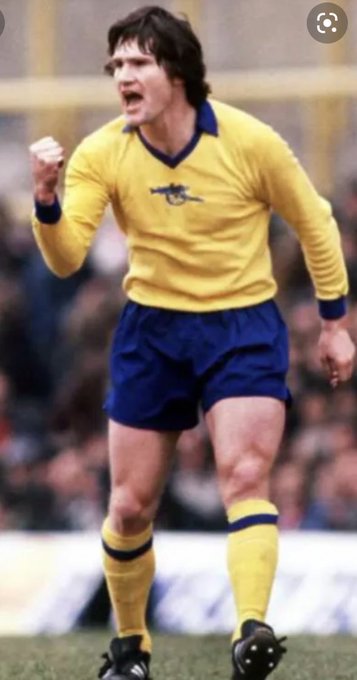 Happy Birthday Pat Rice a proper Arsenal Legend 73 today 