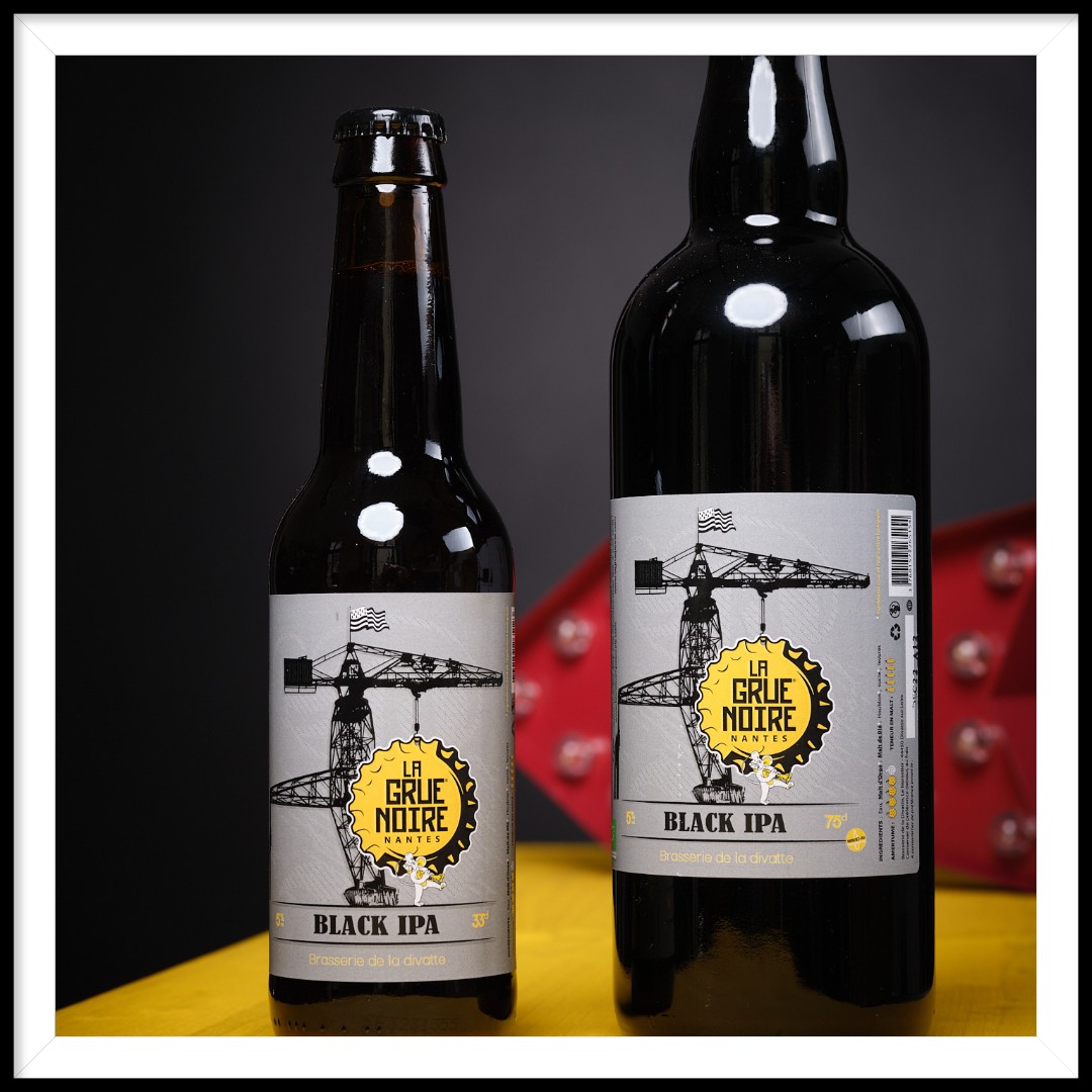Alors que les Irlandais vont vider quelques pintes de Guinness en ce jour de la Saint-Patrick, profitez-en pour déguster notre délicieuse Grue Noire, une black IPA concoctée par la brasserie de la Divatte #biere #brewery #saintpatrick #ireland #lagruejaune #nantes