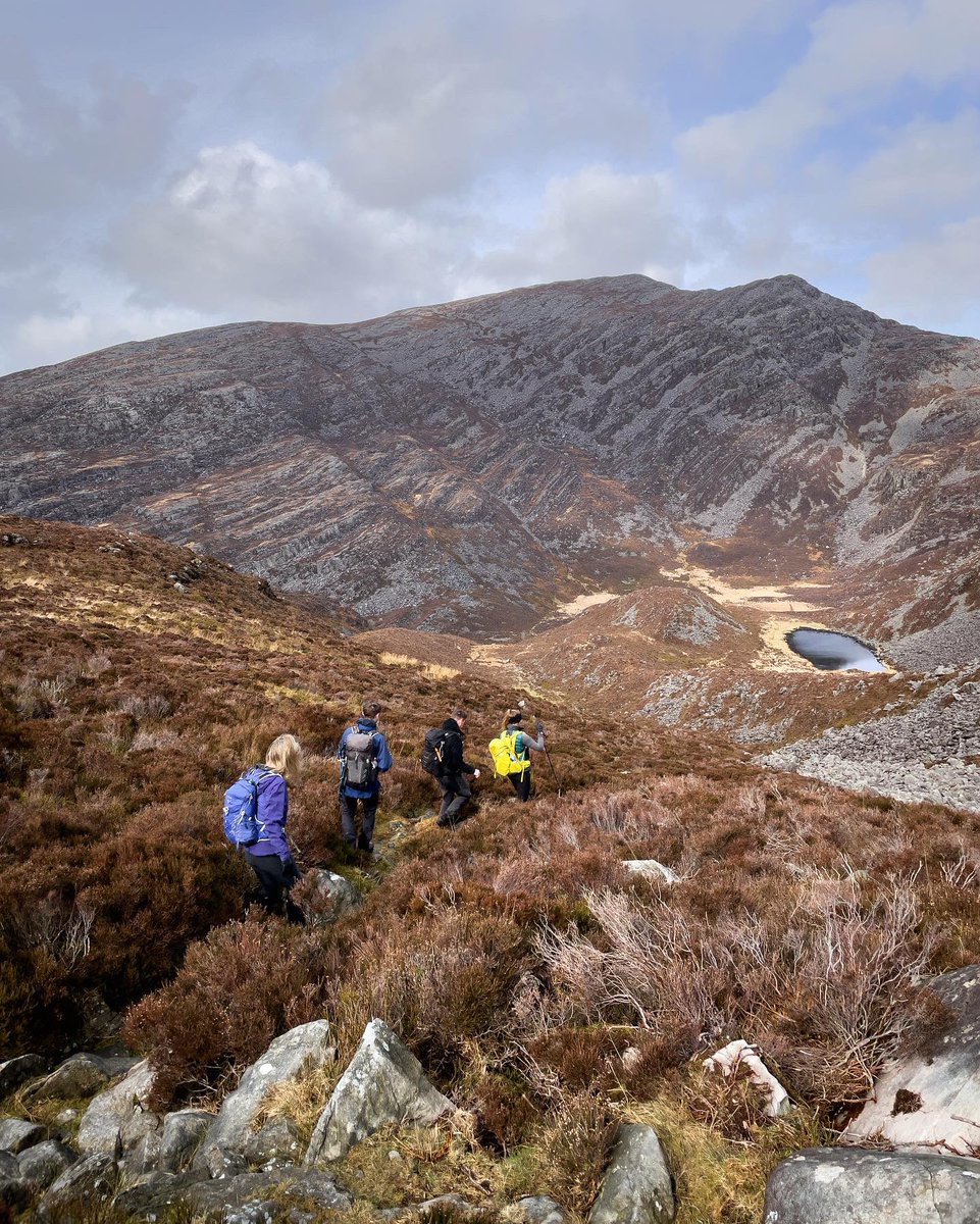 adrianconchie's tweet photo. Descending from Rhinog Fach & Llyn Hywel towards Rhinog Fawr. π΄σ §σ ’σ ·σ ¬σ ³σ Ώ #wales #mountains #rhinogs #hiking #adventure #snowdonia #eryri https://t.co/yJeLJvRqPF