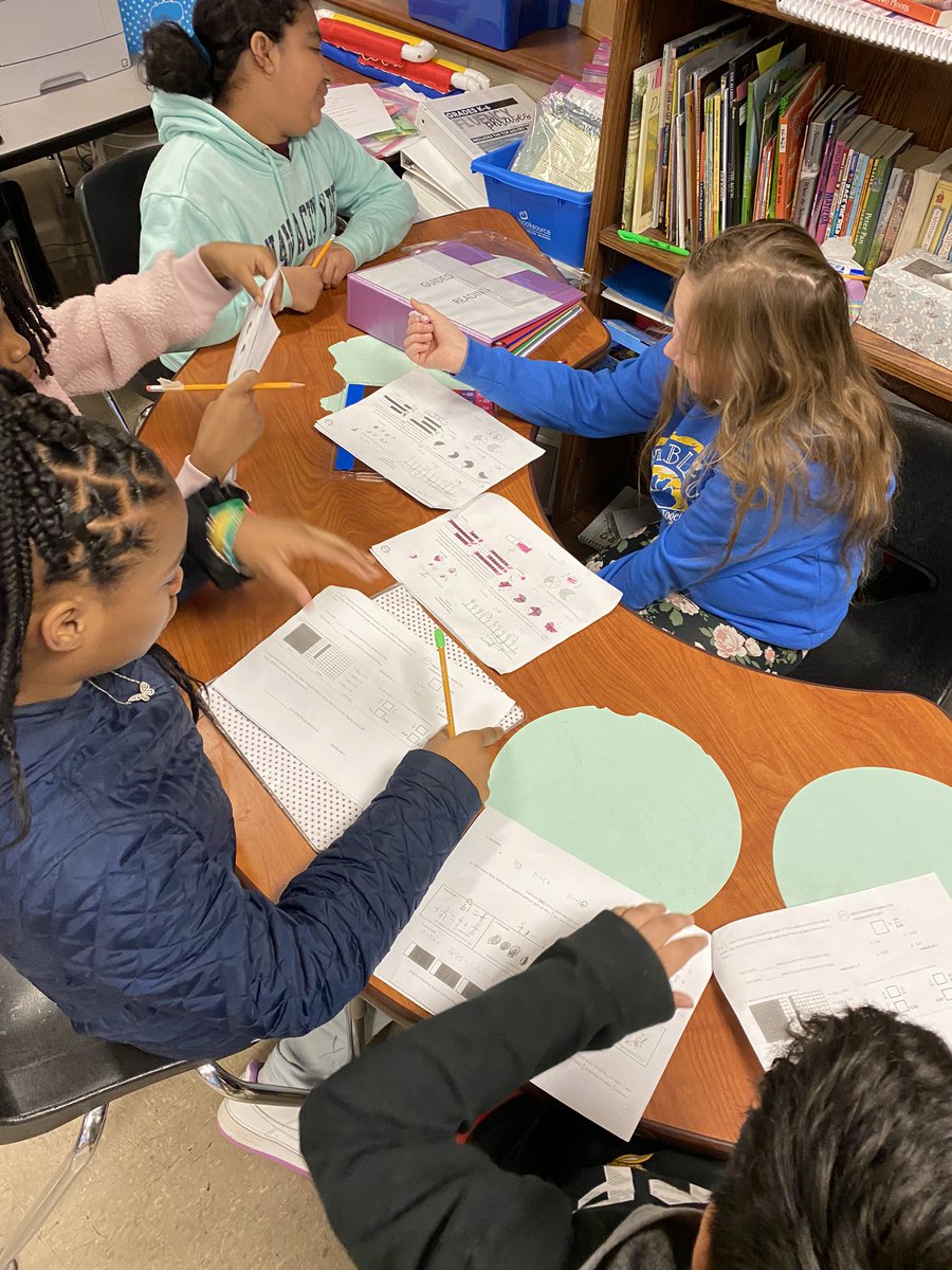 bjonesteaches's tweet photo. Proud teacher moment: Students helping students with homework before the announcements! @MabletonES #theultimatelearningexperience https://t.co/oPOfOXUeMv