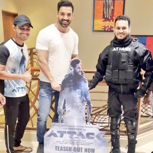 VenetiaSarll's tweet photo. Here's today's post, rafties. Pics galore! 😁😍💖
https://t.co/u1RT3gzKvb
I'll blog again on SATURDAY. #StaySafe my loves. 🙏🤗
@TheJohnAbraham #Attack #SoundOfATTACK #Pathaan #EkVillainReturns #RaftieCreativity https://t.co/nOzLtKvW44