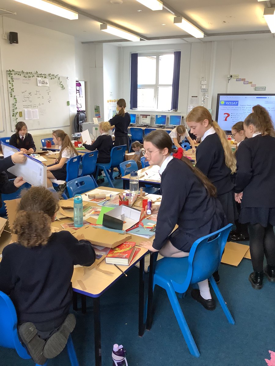 MrsMalcolmStAug's tweet photo. Martian creatures everywhere! My classroom is in chaos π₯π #staugscience @MrsOBrienStAug https://t.co/MBGUjiJnPW
