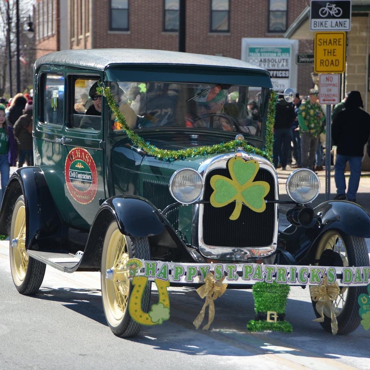 Happy St. Patrick’s Day! 🍀🌈We were thrilled to get the opportunity to design a parade float for our client @downtown_woodbridge. It hit the streets during last Sunday’s 48th Annual St. Patrick’s Day Parade! #stpatricksday #woodbridgenj