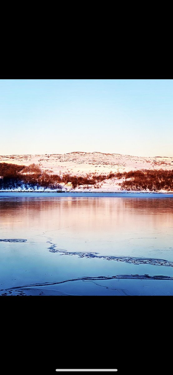 LenaWarelius's tweet image. Sunrise in Arctic Kirkenes #thenewarcitc #Arctic #kirkenes #barentshavet #sunrise #winter #SpringBreak #Norway