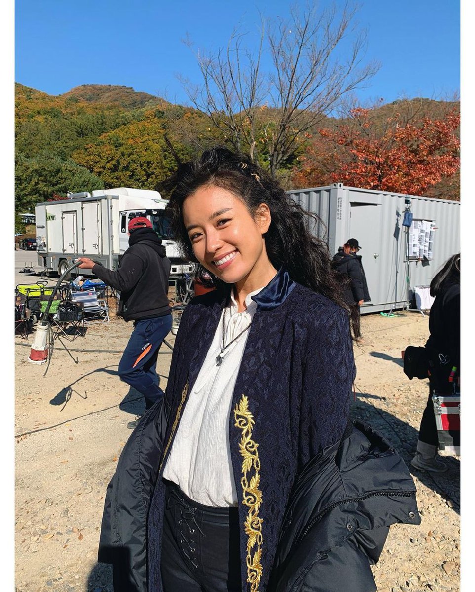 hyojoosz's tweet photo. 그녀의 미소....
#HanHyoJoo #한효주 https://t.co/TFcDzvpIB5