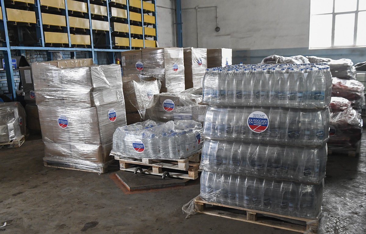 RussianEmbassy's tweet photo. #Russia has delivered over 2,000 tonnes of humanitarian aid to people in #Donbass and in #Ukraine. https://t.co/idKaOCkyQq