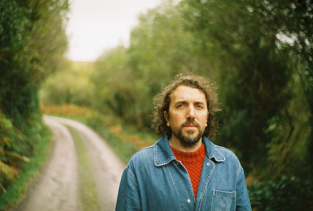 davidburkelive's tweet photo. Playing few songs Friday night at 8PM in the gorgeous Whale Theatre. David Kitt then takes the stage for a solo performance. Have really enjoyed listening to David Kitt's music through the years and I remember him rocking out The Soundhouse many moons ago. https://t.co/2nKdu8aB62 https://t.co/pDxYsDWYOw