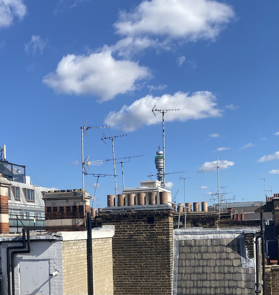 WSSGeography's tweet image. Ever grateful for the energy, dynamism and complexity of the urban landscape we witness from the Geography Office each day. #senseofplace #geographyteacher #urban #londontown #marylebonevillage