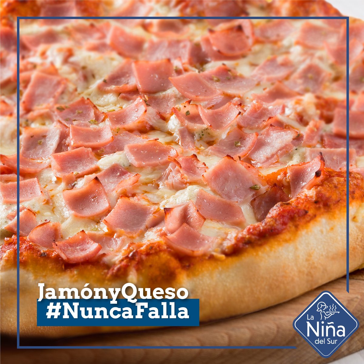 LaNinaDelSurES's tweet photo. Una pizza 🍕que nunca falla es la de Jamón y Queso, y nuestra pizza al horno de piedra está....DELICIOOOSAAA!! 🤤🤤🤤
¿La has probado? 😋
#pizza #pizzatime #pizzagram #pizzalover #pizzaencasa #basedepizza #HornodepIedra https://t.co/b7PG6XuAGn