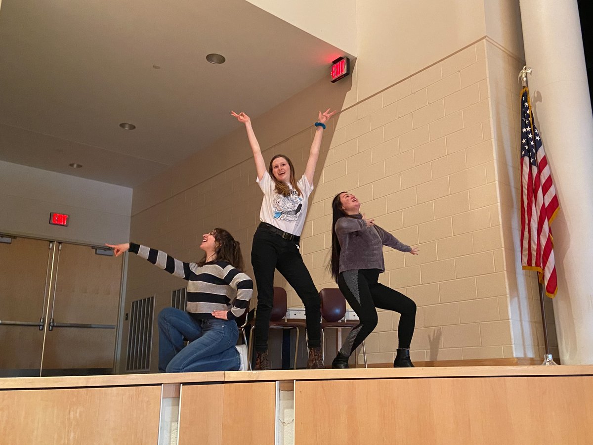 Harriton_HS's tweet image. 🎭Harriton Theatre Company is getting ready to bring you their spring musical, Mamma Mia! Tickets are $10 and are on sale now. Don't miss out!

Show Dates &amp;amp; Times:
Thursday, 3/31 at 7pm
Friday, 4/1 at 7pm
Saturday, 4/1 at 2pm &amp;amp; 7pm

Buy tickets: eventbrite.com/o/harriton-the…

#RamPride