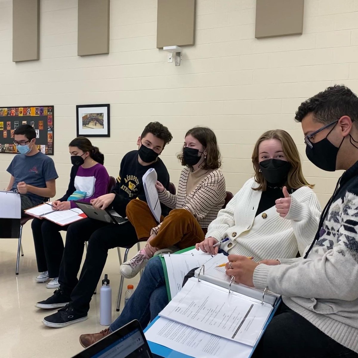 Harriton_HS's tweet image. 🎭Harriton Theatre Company is getting ready to bring you their spring musical, Mamma Mia! Tickets are $10 and are on sale now. Don't miss out!

Show Dates &amp;amp; Times:
Thursday, 3/31 at 7pm
Friday, 4/1 at 7pm
Saturday, 4/1 at 2pm &amp;amp; 7pm

Buy tickets: eventbrite.com/o/harriton-the…

#RamPride