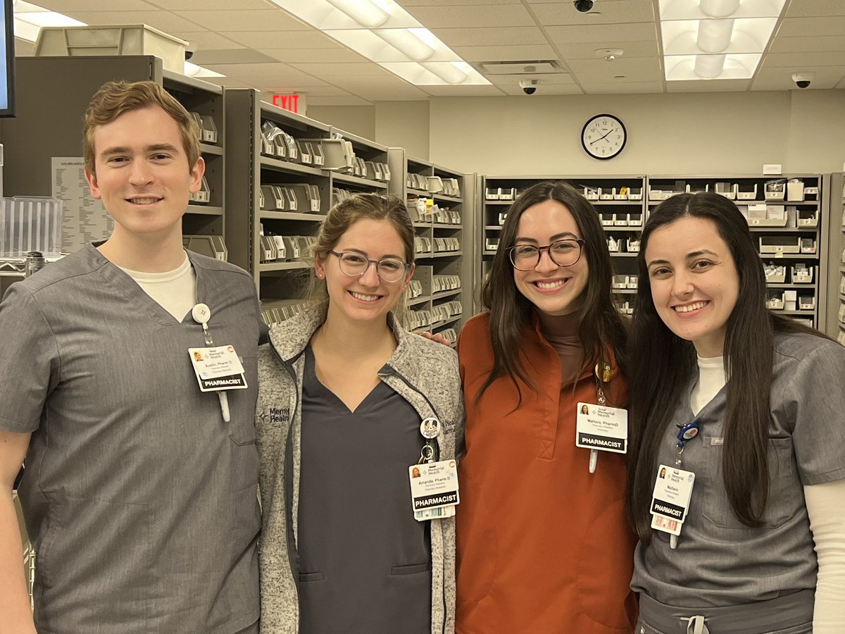 AmandaSNeal's tweet image. Crying tears of joy for my coresidents who are going to be crit care pharmacists! Lucky to be surrounded by these people and can’t wait to see what you accomplish 💉💊#proudmom #Match2022 #PharmRes