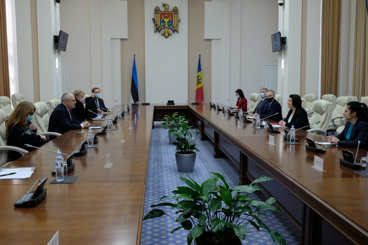 AlarKaris's tweet photo. Great meeting with PM @natgavrilita. I confirmed Estonia's support for European integration, emphasized the importance of continuing with reforms. Moldova  is a priority country for dev cooperation for Estonia. We will provide humanitarian aid to cope with the humanitarian crisis https://t.co/ZptLDxLLRa