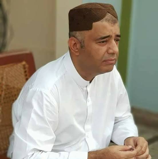 TamimAbbasi's tweet photo. ان تمام ایم این ایز کو اگر 2 کروڑ مزید ملتے تو اپنی بیٹیاں، بیویاں بھی پیش کرتے دیر نہ کرتے۔
#ضمیر_فروشوں_کو_نا_اہل_کرو https://t.co/Z1K5qcNH3j