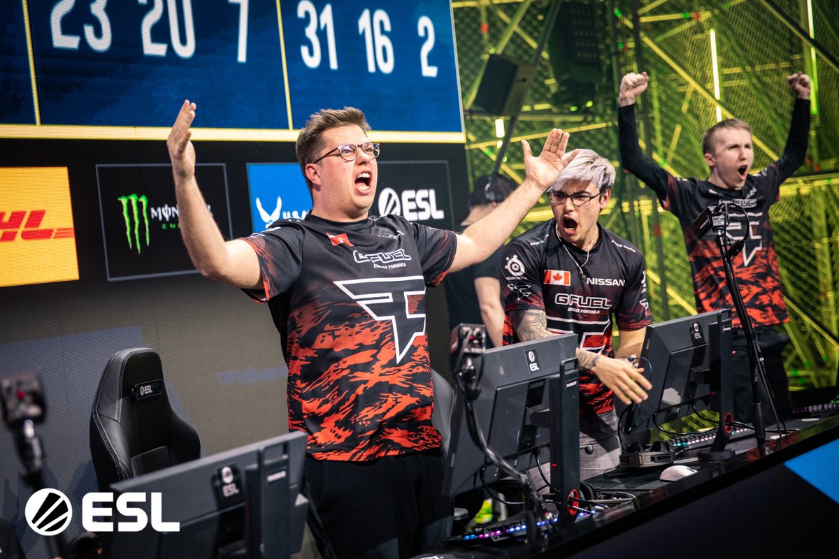 Геймер легион кс го. Фейз клан тим ликвид. Форма фейз клан. Faze clan. Фейз клан тим ликвид.