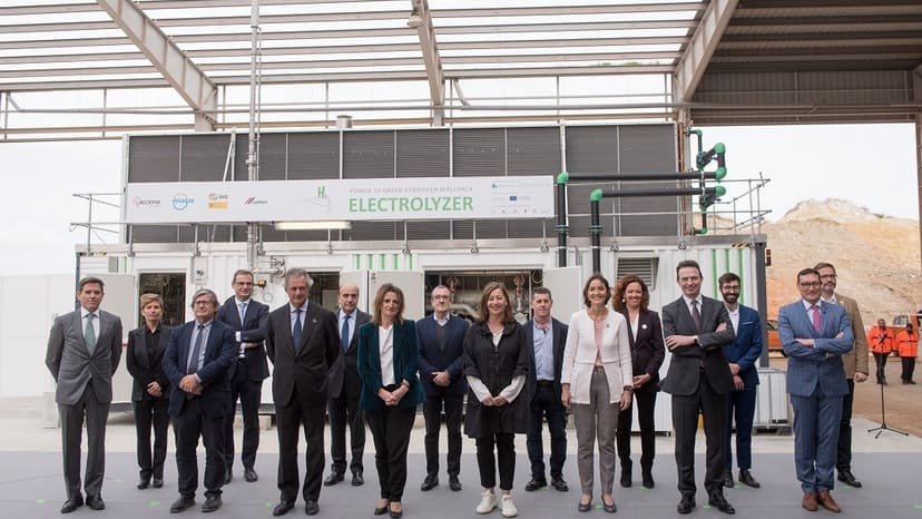 Se inaugura en Lloseta (Mallorca) la primera planta industrial de #hidrógeno renovable de España
bit.ly/3JegChX
