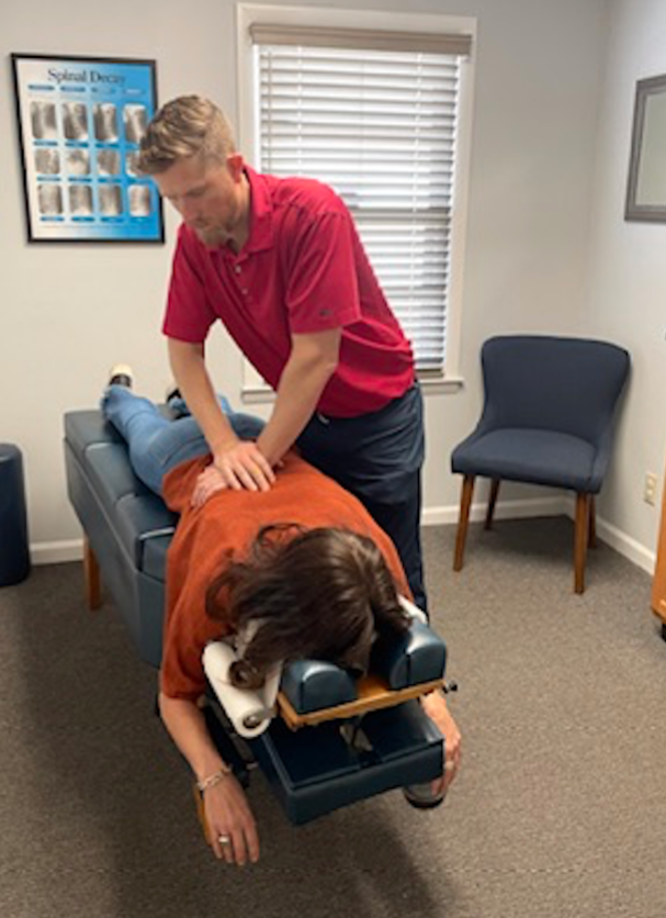 ChiroPartnersNC's tweet photo. THREE ways that you can prioritize YOUR health!
1️⃣ Exercising!
2️⃣ Maintaining healthy dietary habits!
3️⃣ Getting chiropractic adjustments!
Safe and natural adjustments improve spinal function, improve nervous system function, improve your overall health! https://t.co/gYYDYa7UmI