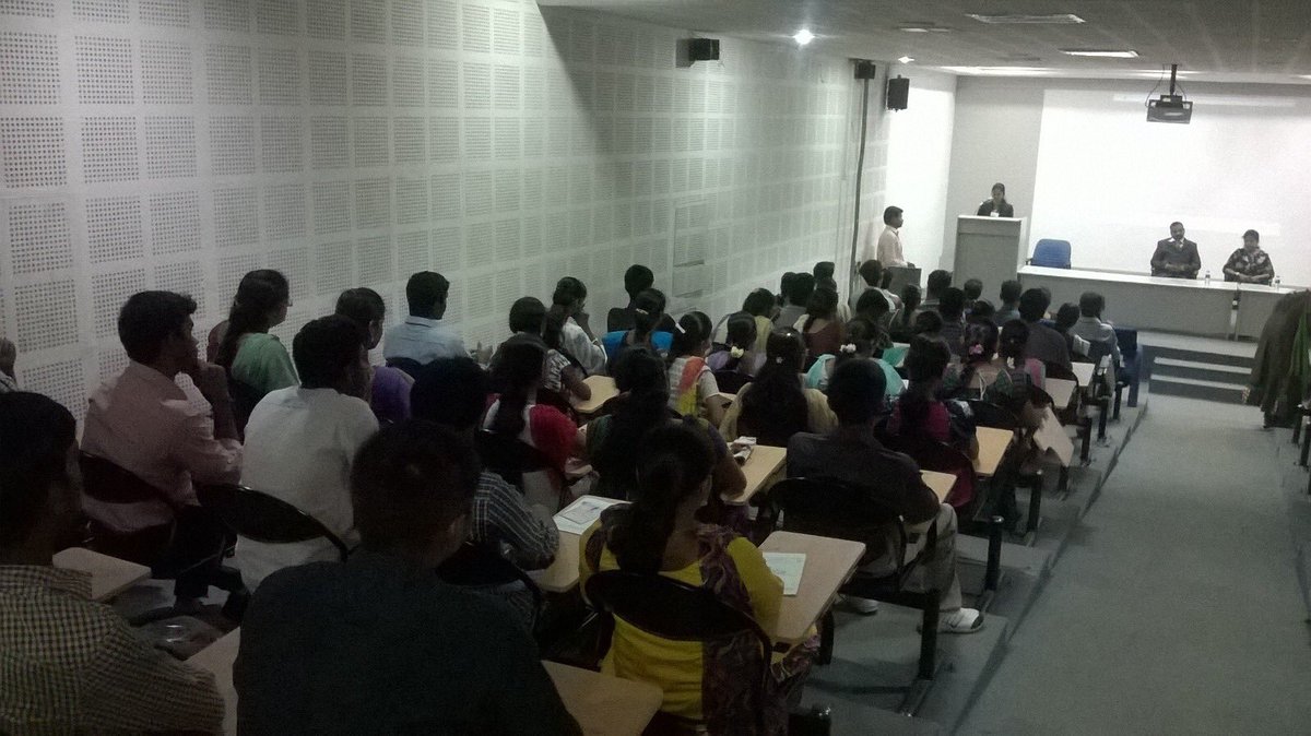 kiruthusankar's tweet photo. “The future belongs to those who believe in the beauty of their dreams.”
#GuestLecture 🎤 
#CollegetoCorporate 📚 
#CareerBuilding 📝 https://t.co/zMYiOKpPOn
