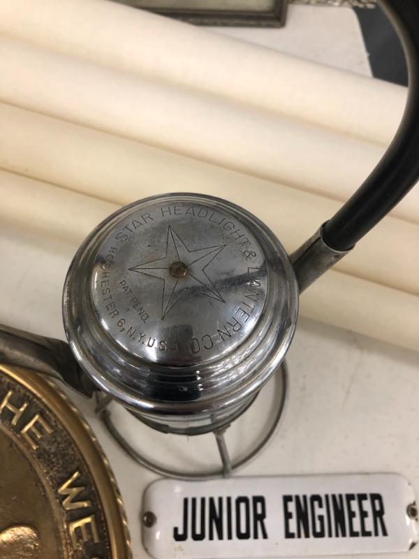 Nice Collectibles - TONIGHT 3/17 - FLASH BID - No Waiting Estate Auction - Preview opens at 4:00 - Auction at 5:30 - 1515 Miller Road in Imperial (I55 Service Road - Lodge Hall) estatesales.org/estate-sales/m…