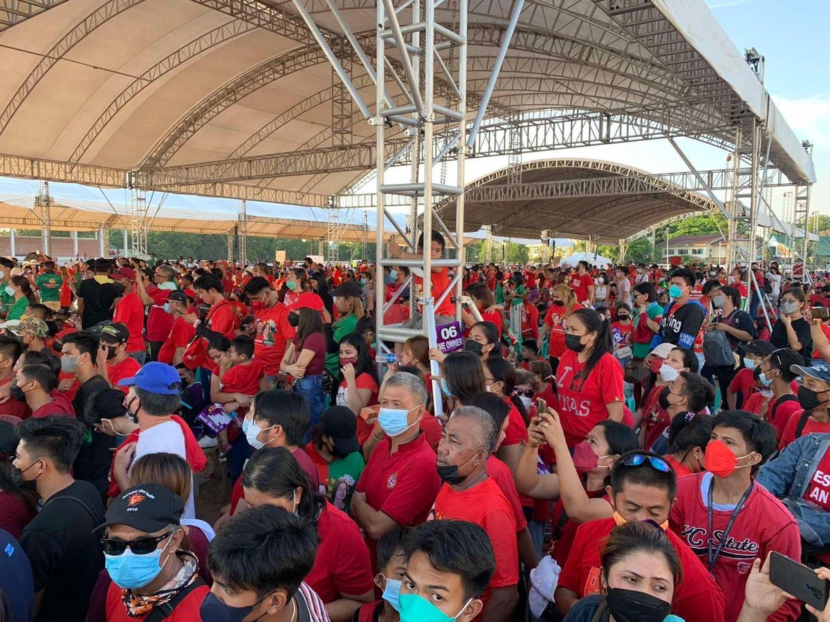 Ellie2947's tweet photo. LOOK: Presidential candidate Bongbong Marcos campaigns in Zambales this afternoon (March 17). https://t.co/wWoEfw6E9e