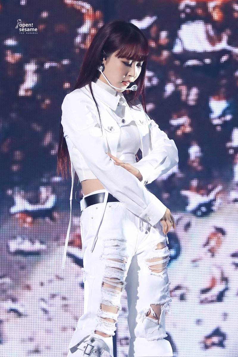 Moonbyul Director’s Cut : 6equenceジャンパー 220306 MoonByul 2nd Mini Concert [Director's Cut : 6equence] #문별