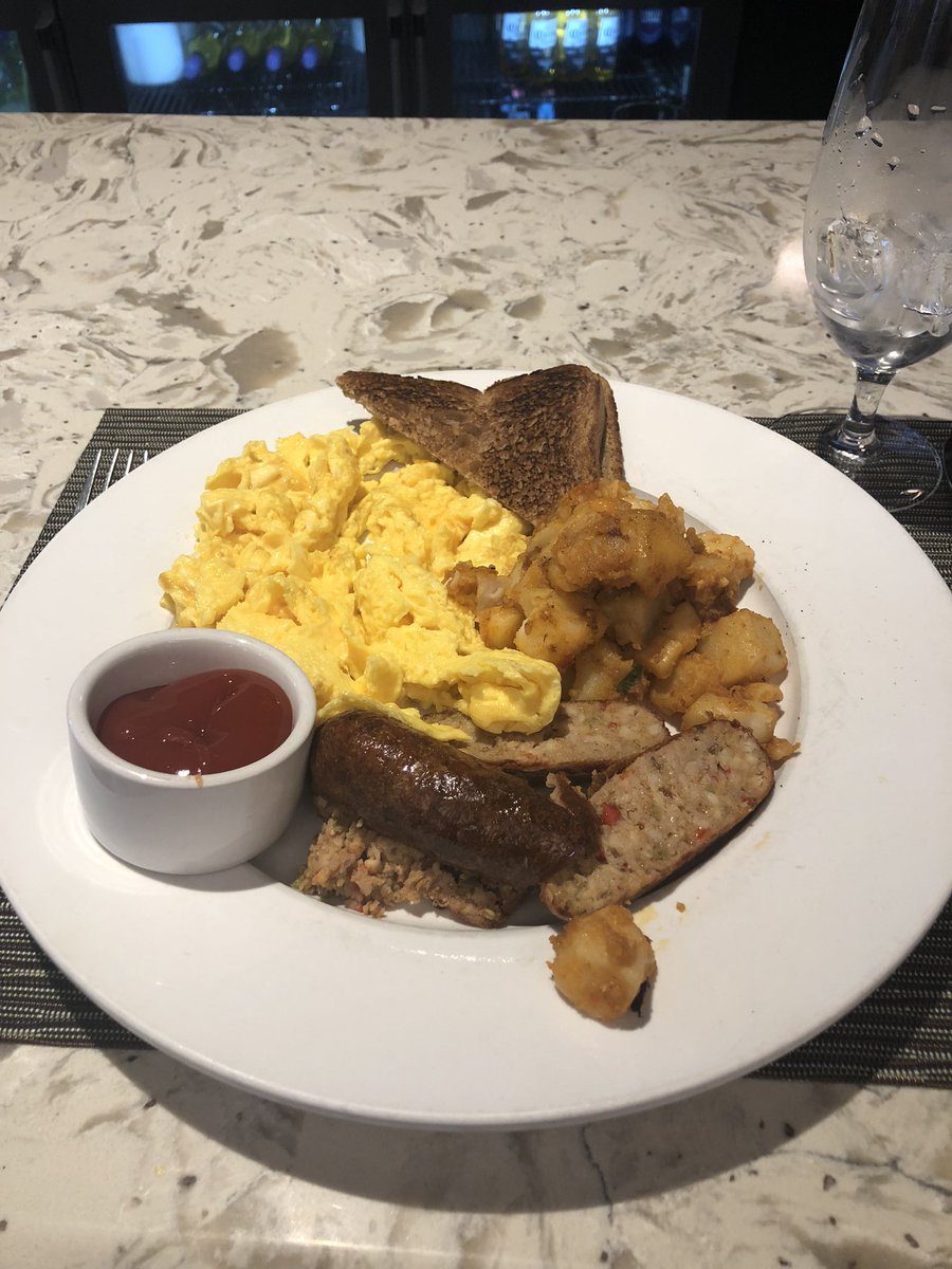 bzref's tweet photo. @DaviosLogan breakfast, served by Kirsten, @SteveDiFillippo 
When are we opening the Aruba location? 😉 https://t.co/q1UW2QrGS4