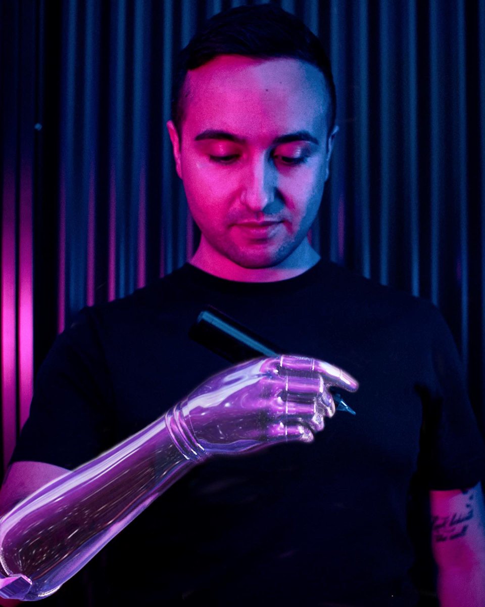 entergabry's tweet photo. Sto lavorando sui miei primi #NFT.
È l’ora di portare il tatuaggio in un’altra dimensione.METAINK e’ la prima esperienza di Virtual Tattoo Live interamente nel Metaverso.🦾🌕🛰️Unisciti al Discord :
https://t.co/J9uJmYVzeE

#tattoo #metaverse #nft #cryptoart #cryptoartist #nfts https://t.co/qqP1ZD8KAA