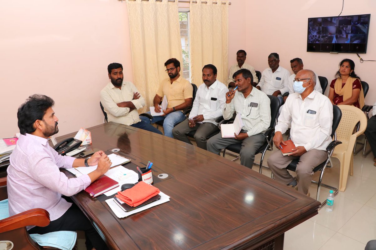 DrAnandMethuku's tweet photo. Conducted a review meeting with electricity officials & #Mominpet public representatives, in #MLACampOffice , #Vikarabad. https://t.co/vN9o37a9Li