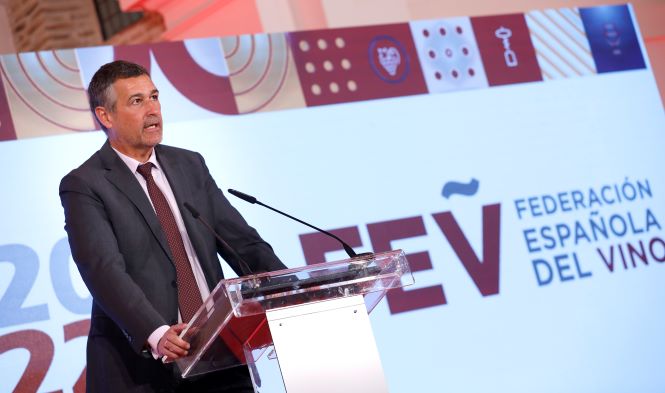 FEV_Vino's tweet photo. 🍷 Ayer celebramos en Toledo la #AsambleaFEV2022.

📢 En el evento le pedimos al Gobierno medidas ante las amenazas que ponen en riesgo la recuperación del sector y la defensa de la legitimidad del consumo de #vino moderado.

Toda la información 👉 https://t.co/3rim659bQL https://t.co/GMwL0ooukB