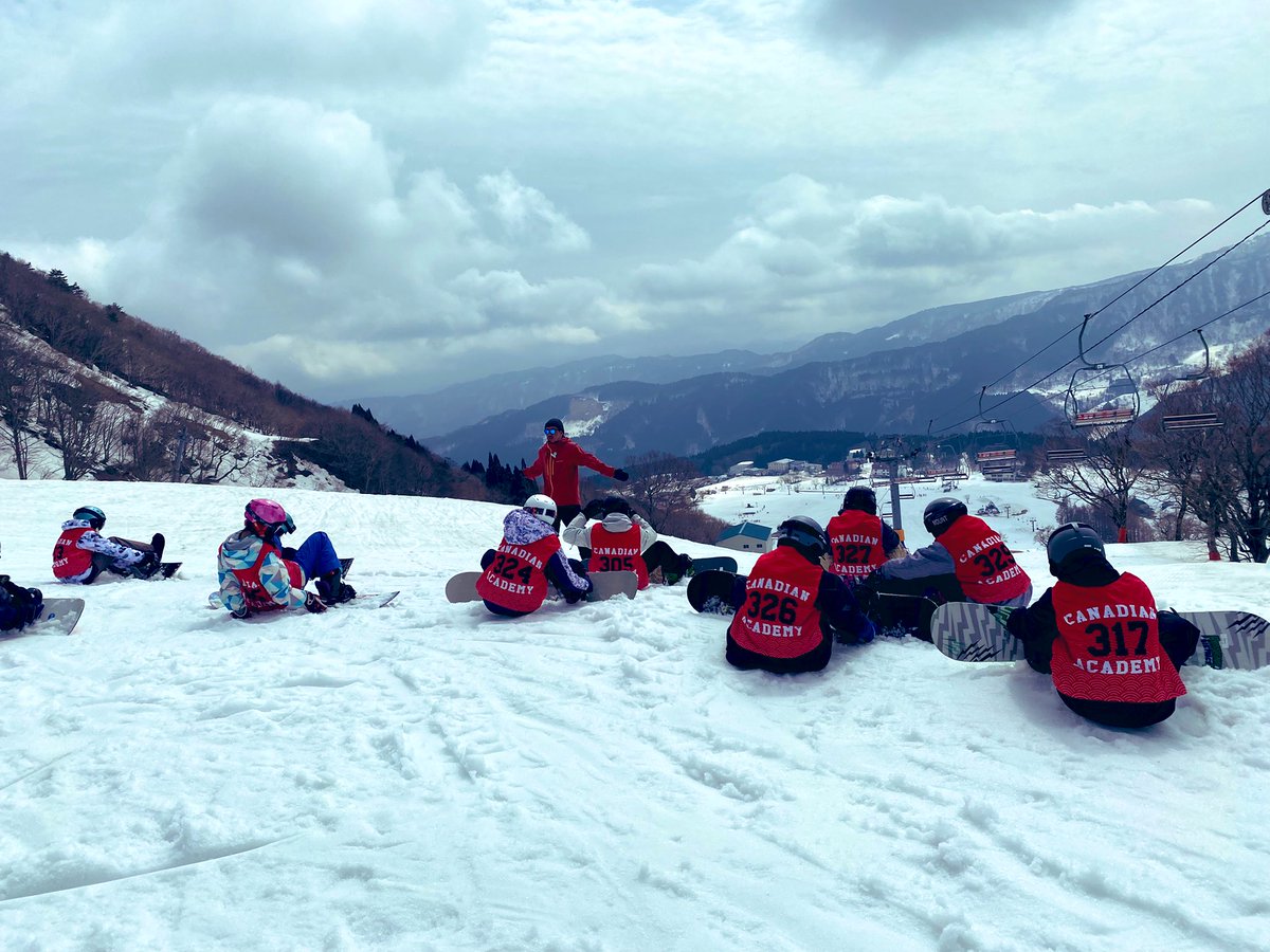 a_cardon's tweet photo. It’s been awhile, but ski trips are back! #CAinspires 🇯🇵 https://t.co/yOGgGrVzxZ