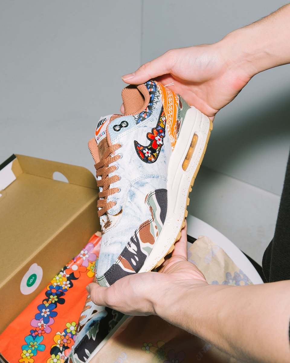 LIVESTOCKcanada's tweet photo. The Concepts x Nike Air Max 1 SP “Heavy” will be available via raffle today March 17th. ​
​
​To enter in-store drop by any Livestock location to grab a new ticket. To enter online head to https://t.co/FlnOTeGFsn. Raffle will be open from 11AM - 7PM EST |
 https://t.co/v4DZjNjeYt https://t.co/y2oaltx8Kh