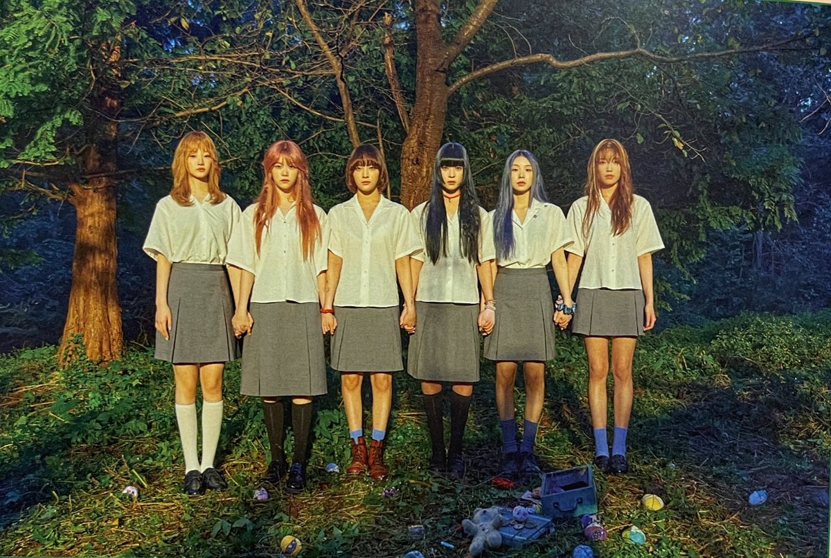 tsukiuIt's tweet photo. what’s with billlie and having the coolest concept photos ever https://t.co/QY2sMSPX61