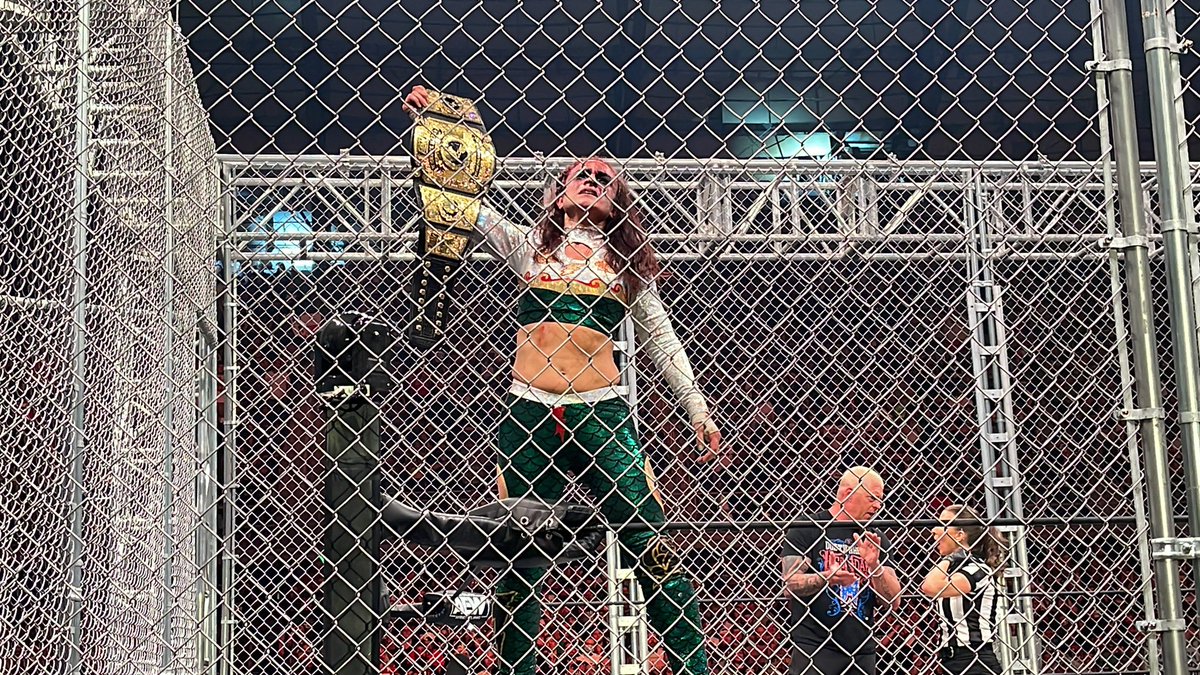 thunderrosa22's tweet photo. I have no words to describe how I feel. The love, the energy, the results of yesterday’s match. 
Im blessed and I’m thankful. I just know there is a lot of work to be done. 
Gracias a mi gente por este momento tan especial.  Your NEW @AEW women’s champion #ThunderRosa https://t.co/IyShnGphmp