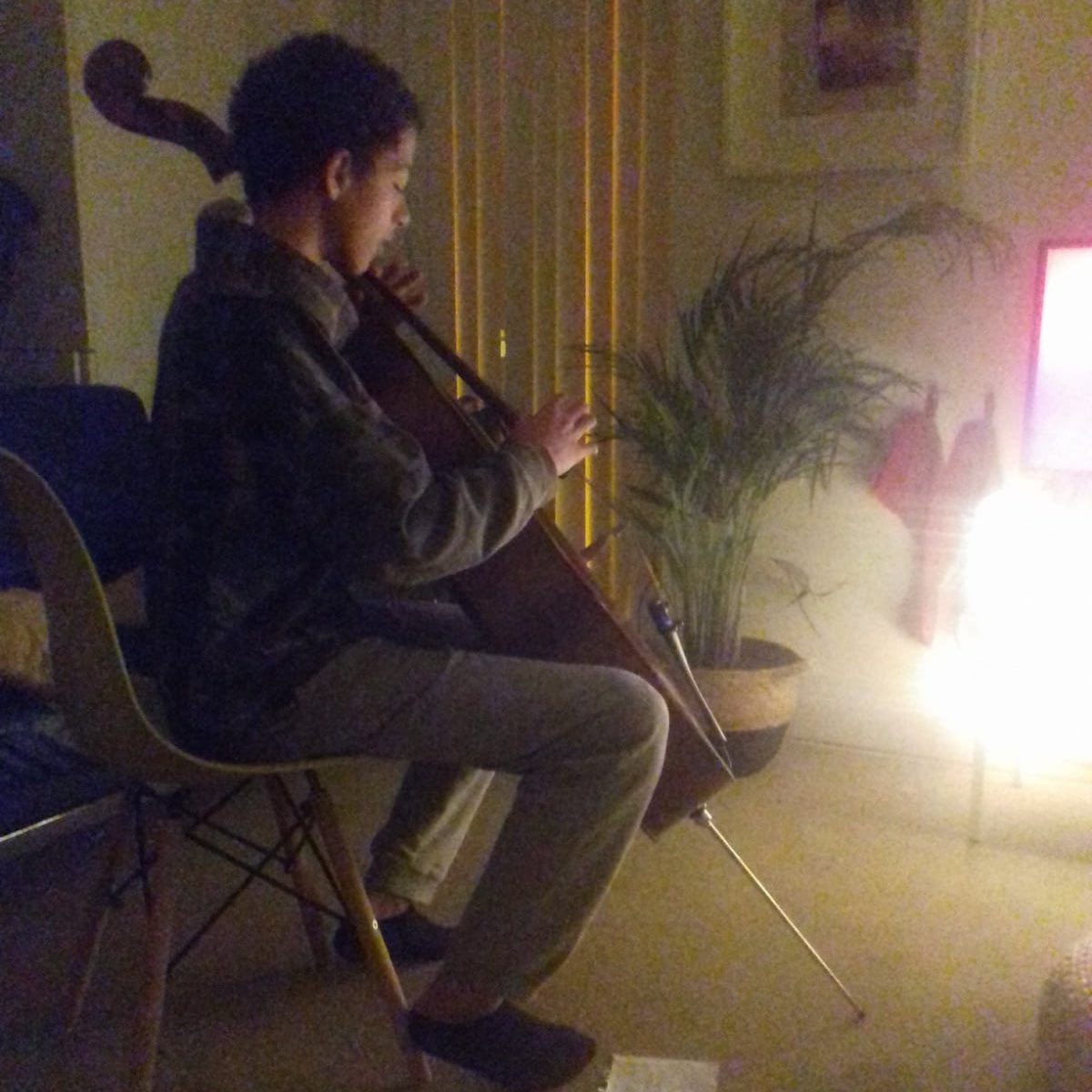 cmcs2468's tweet photo. Class! 🎵🎻 Great tune by my second favourite cello player 🎵🎻
#NoahDonohoe is still my favourite 💙
#Week90 https://t.co/hotyrBVSWw