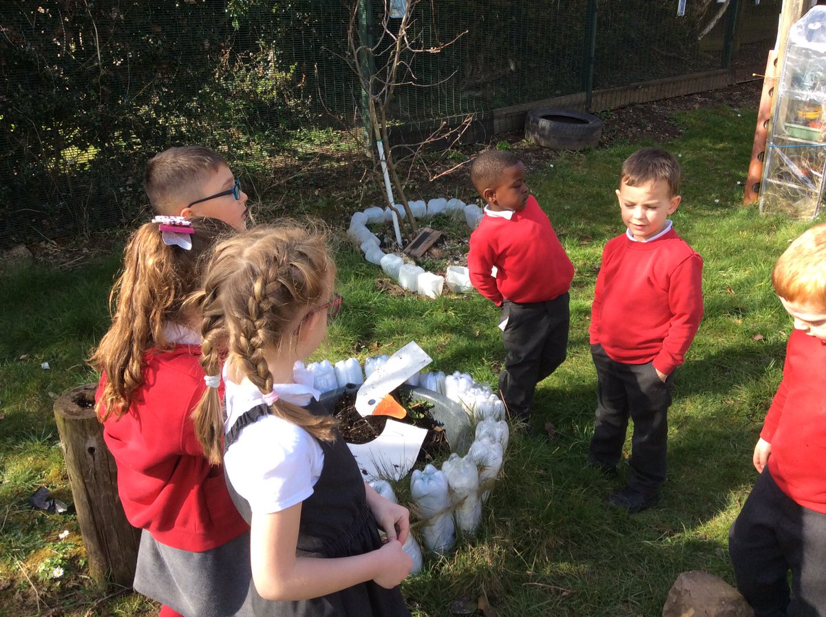 gillmarsh11's tweet photo. Reception have been collecting ingredients for compost stew
#JoeysUTW #JoeysEYFS @stjs_staveley https://t.co/0uOgPxbAe6