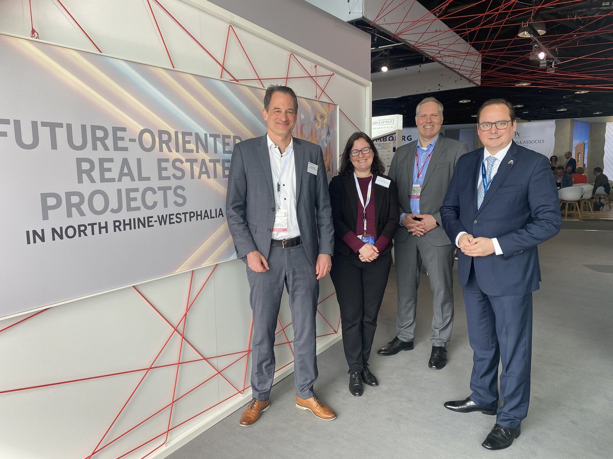 NeugartFelix's tweet image. Die @MIPIMWorld ist der internationale Treffpunkt für Anbieter und Entwickler von Immobilien. Mit dem #NRW-Pavillon haben wir 6 Städten, @business_ruhr und 20 Unternehmen eine Plattform zum Austausch geboten - und auch noch kräftig für den Standort als #EuropesHeartbeat geworben!