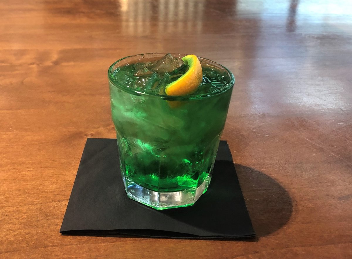 HyattNHOU's tweet photo. Happy St. Patrick's Day!  Need a little luck of the Irish?  Stop by Sam's Bar and try The Lucky Charm!  It's magically delicious! https://t.co/IN7yeFiqss
