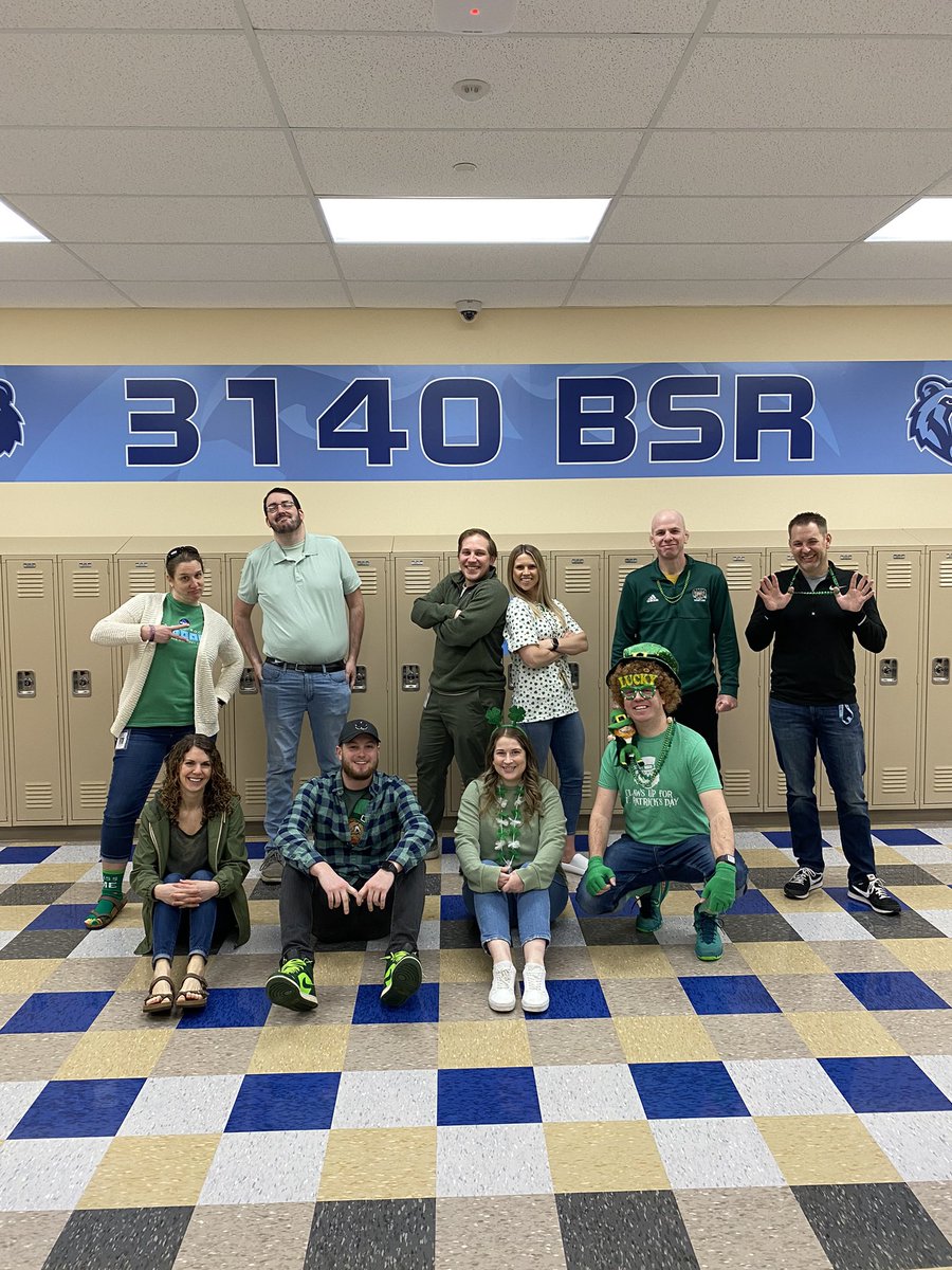 sarahnethero's tweet photo. Favorite Color Thursday/St. Patrickβs Day #berlinpride #obhsscience @Todd_spinner https://t.co/ypBfIVsVAB
