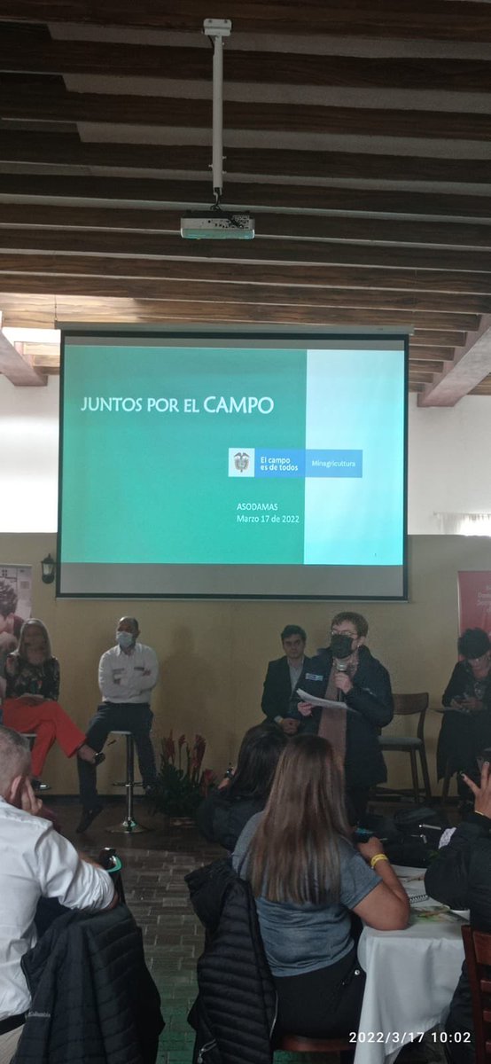 ClaudiaOrtiz_R's tweet photo. #ElDiálogoEsLaVía 🔊📢  Hoy atendemos con gran compromiso y alegría a las gestoras sociales de nuestra 🇨🇴 en el #ParqueJaimeDuque en #Tocancipá 
Desde @MinAgricultura nuestra oferta sectorial está acompañada de #Hechos y seguimos adelante #JuntosPorElCampo https://t.co/gtoUzsfABC